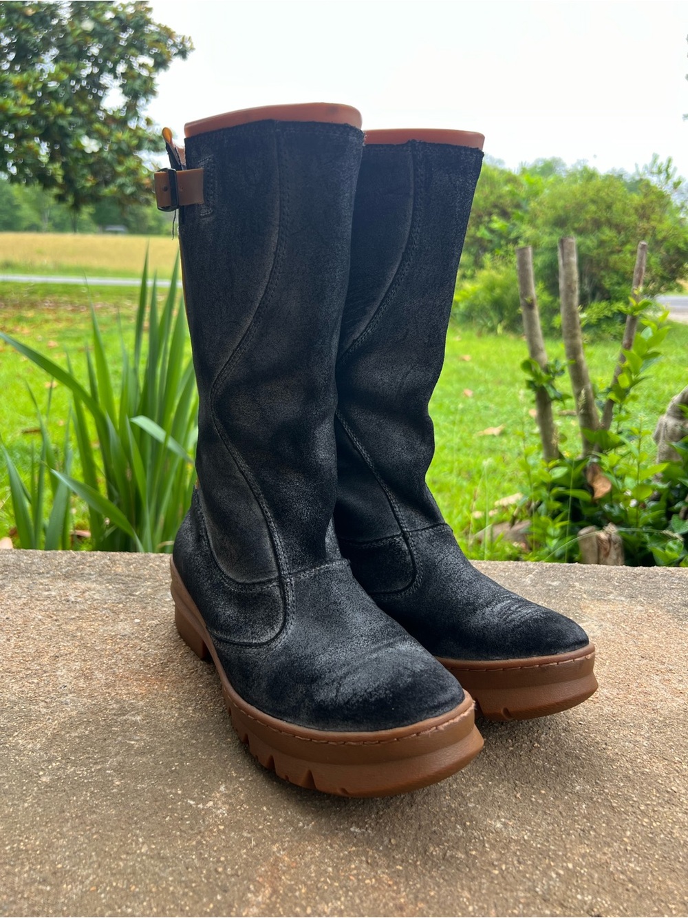 Keen Willamette Women’s Black Suede Mid-Calf Boots with Tan Trim